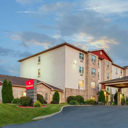 Ramada By Wyndham Sparta/At Speedway Экстерьер фото